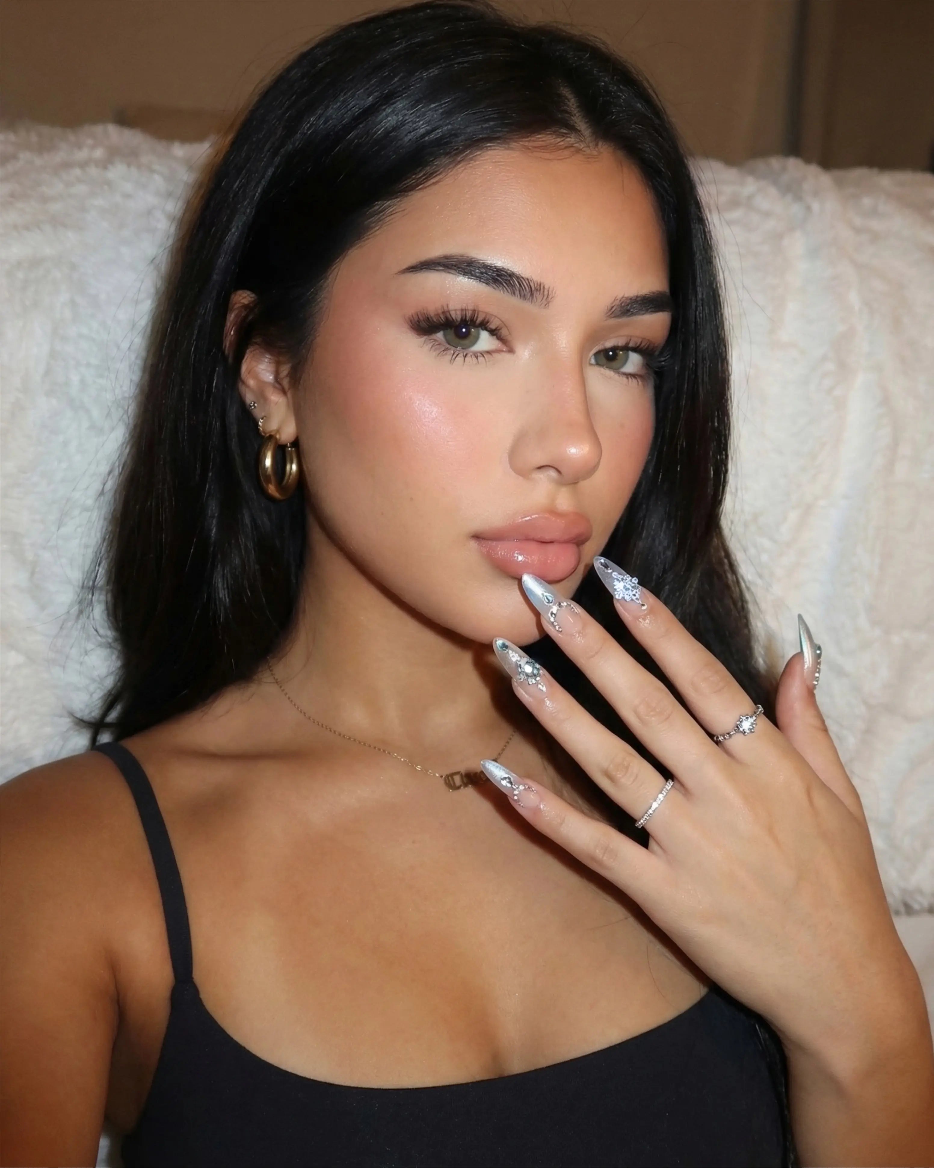 Arctic Heirloom Glowi Nails