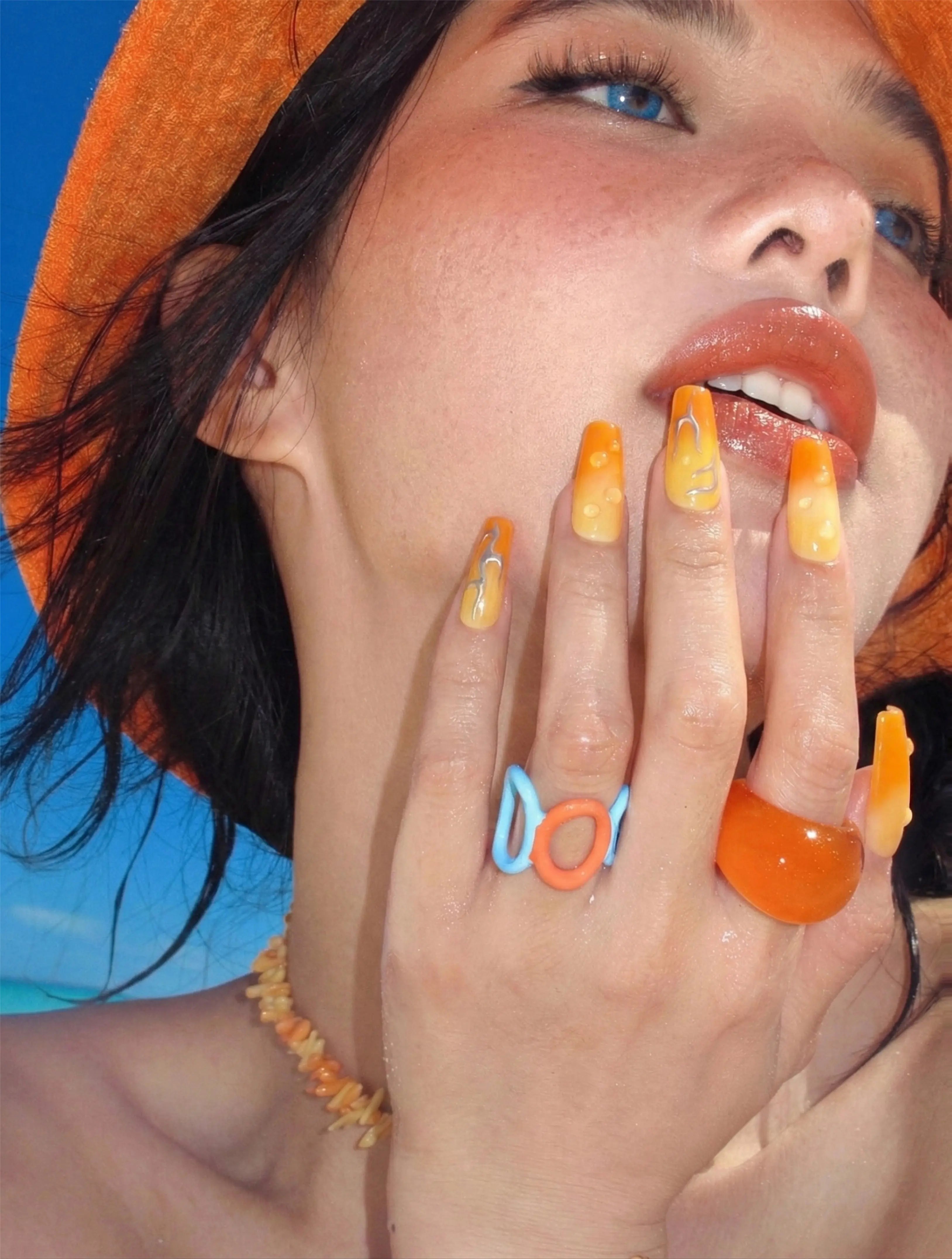 Sunset Punk Glowi Nails