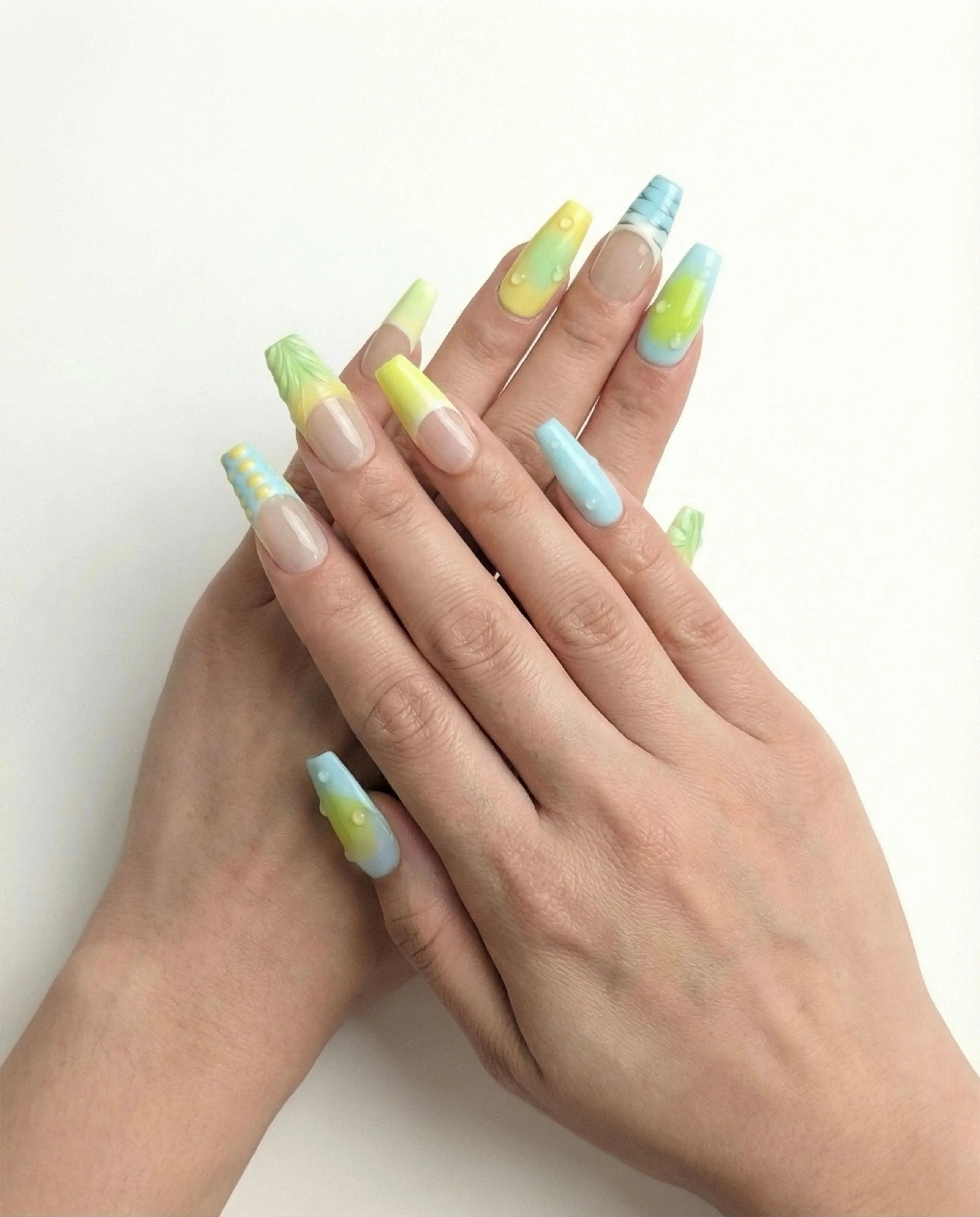 Oasis Spritz Glowi Nails