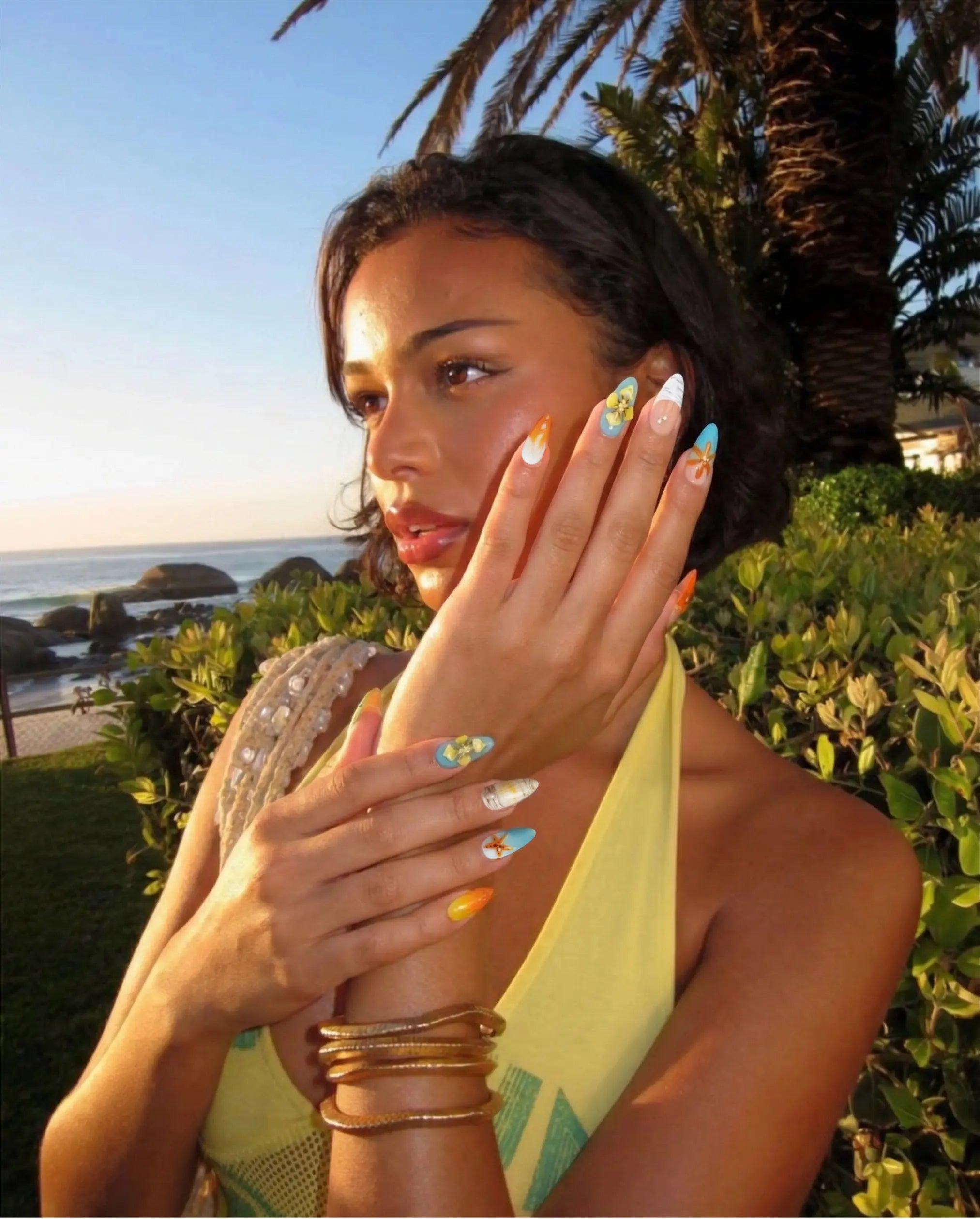 Lagoon Sunrise Glowi Nails