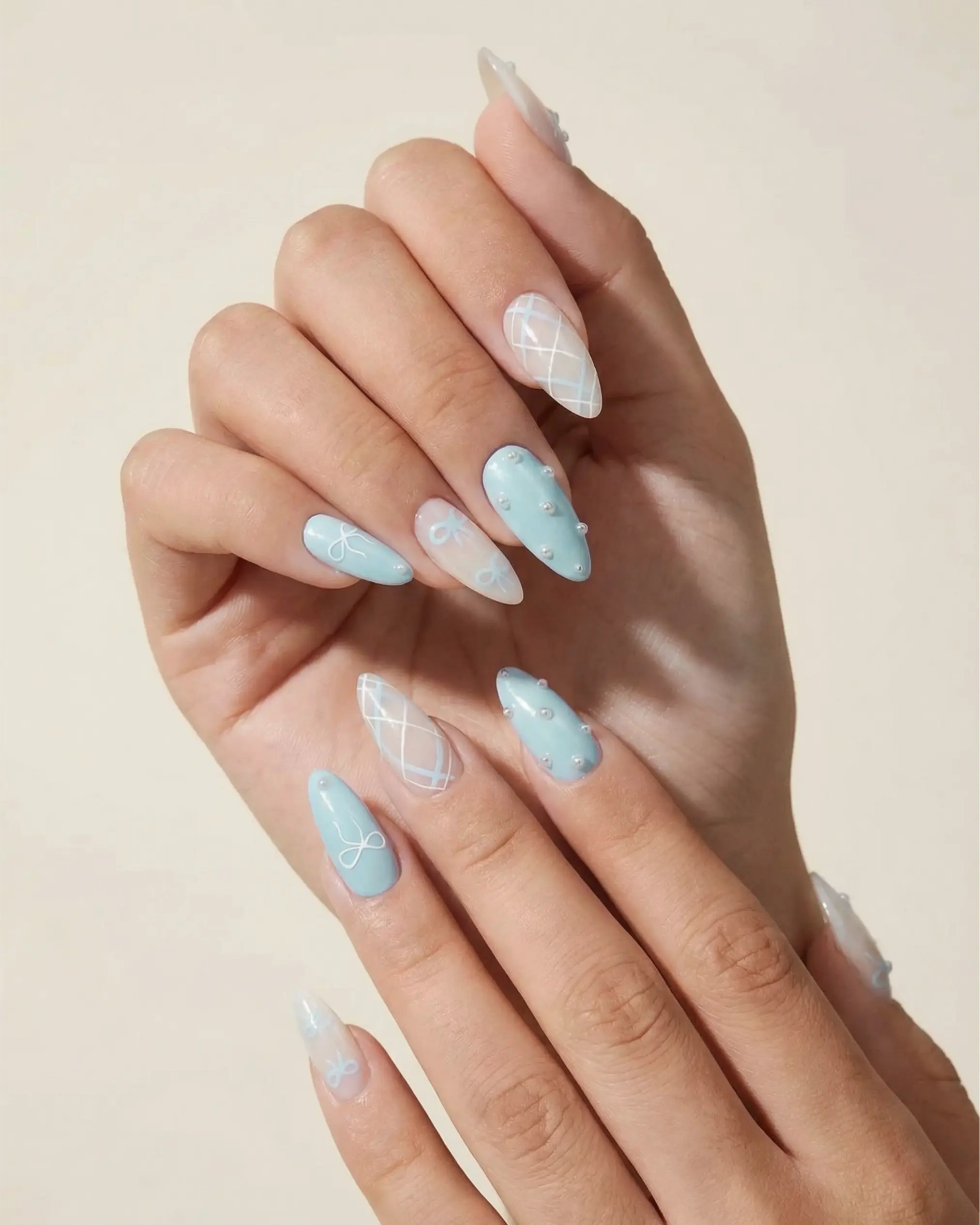 Sky Bows Glowi Nails