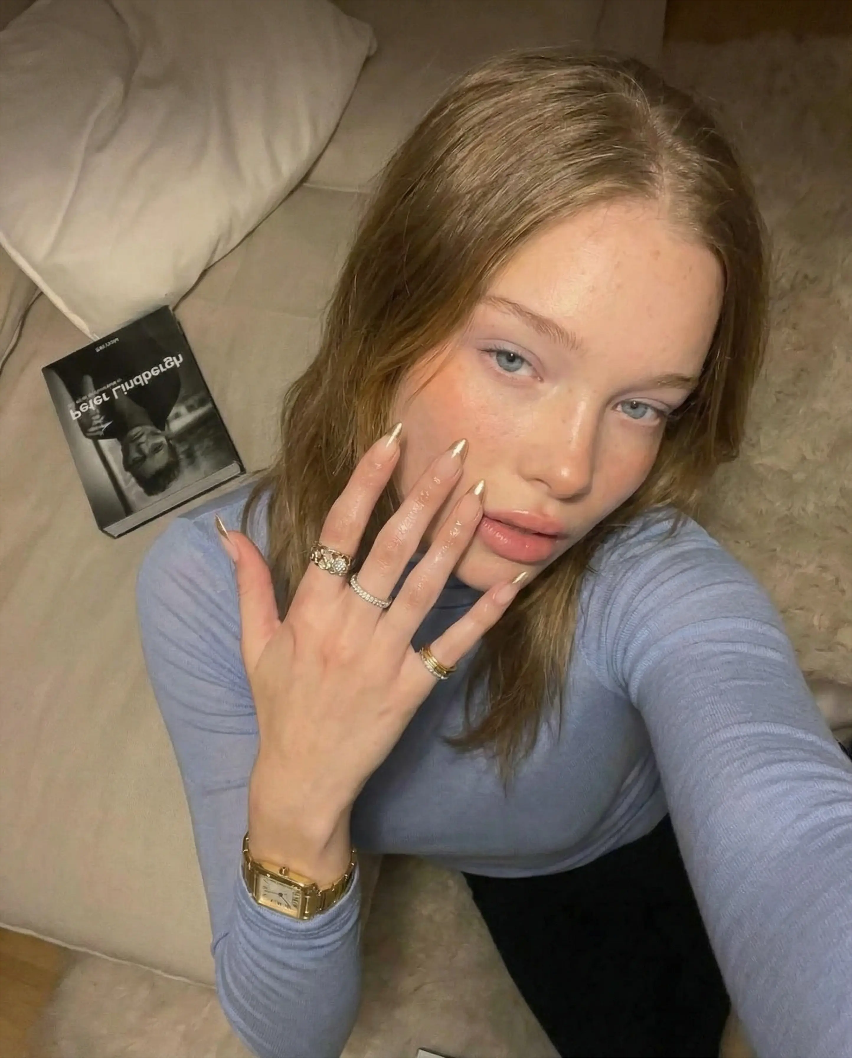 French Champagne Glowi Nails