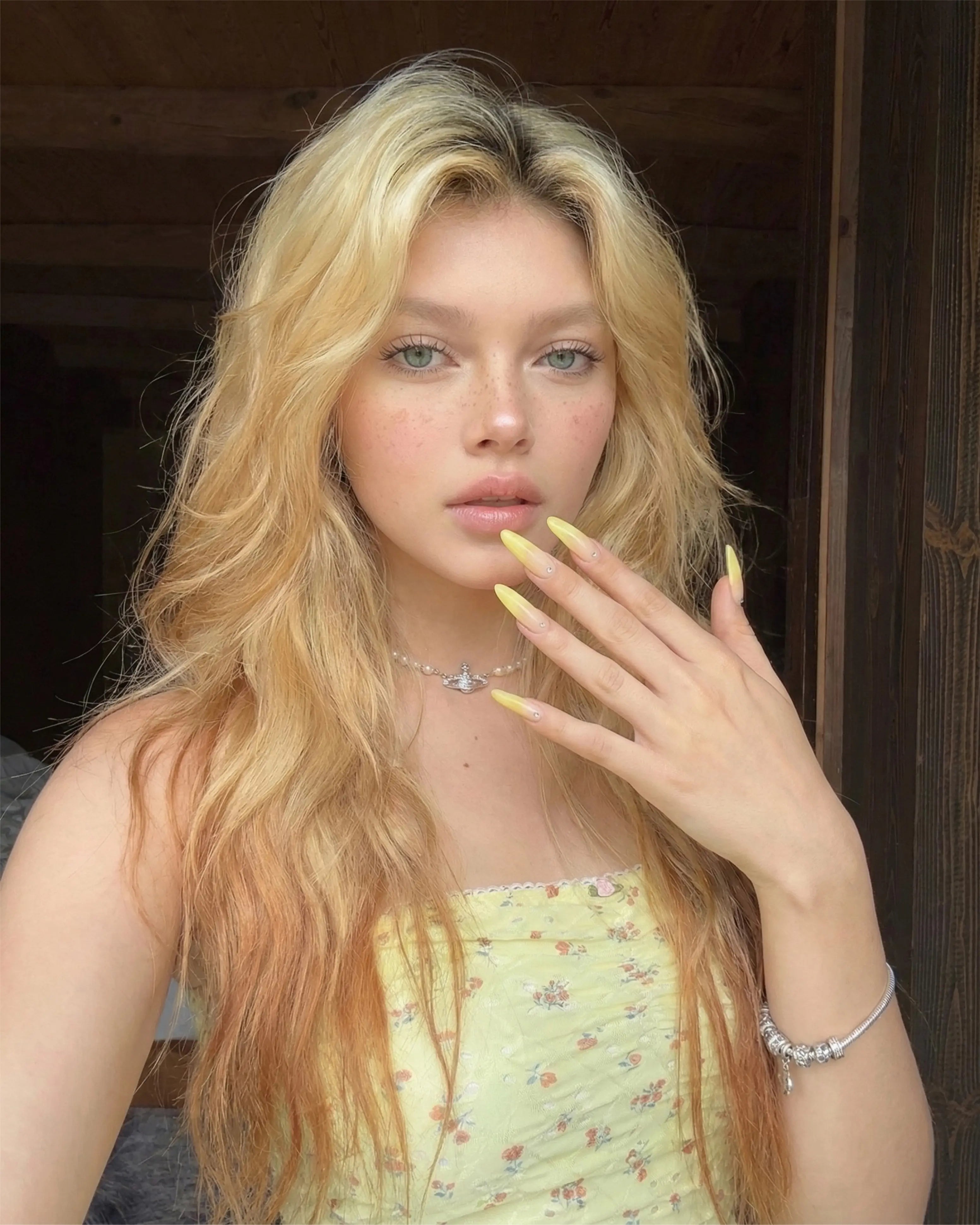 Buttermilk Dip Glowi Nails