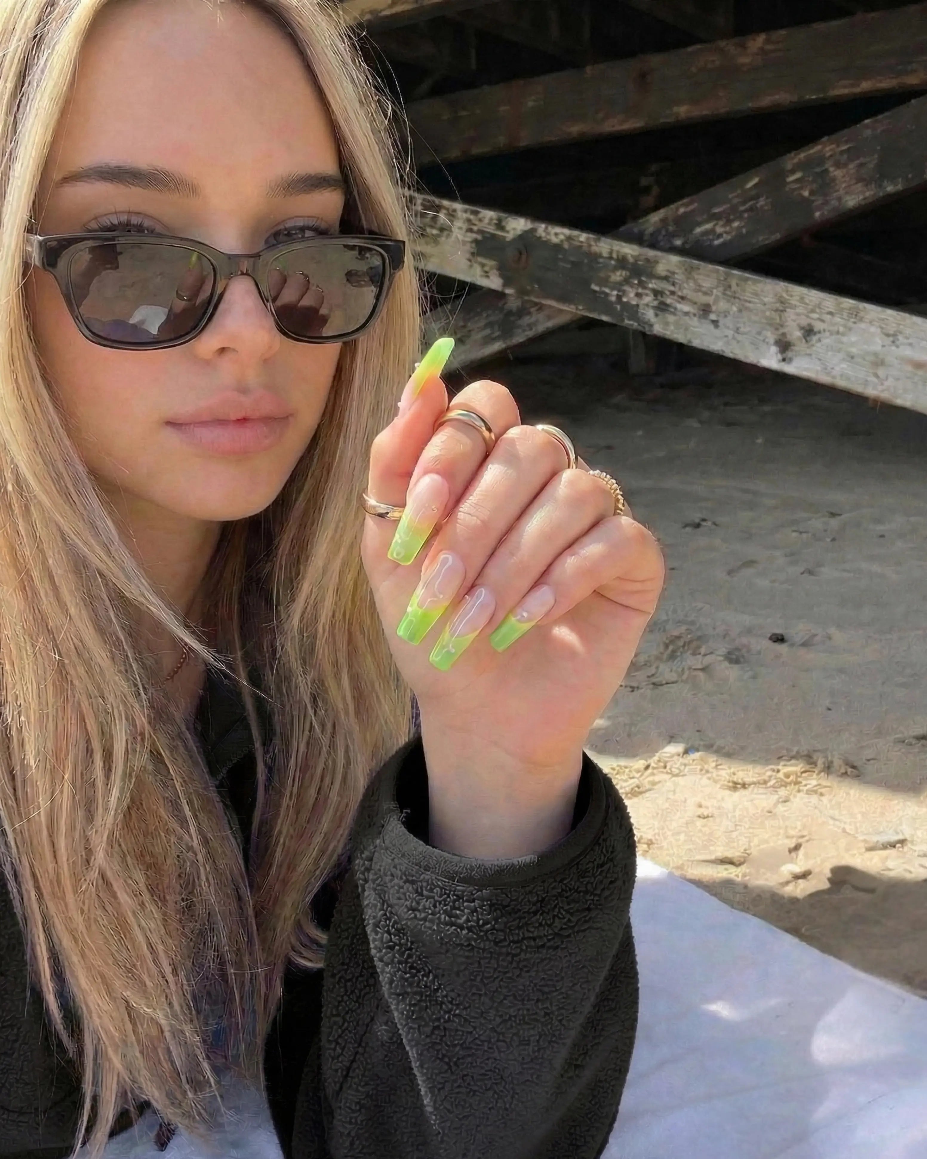 French Kiwi Glowi Nails