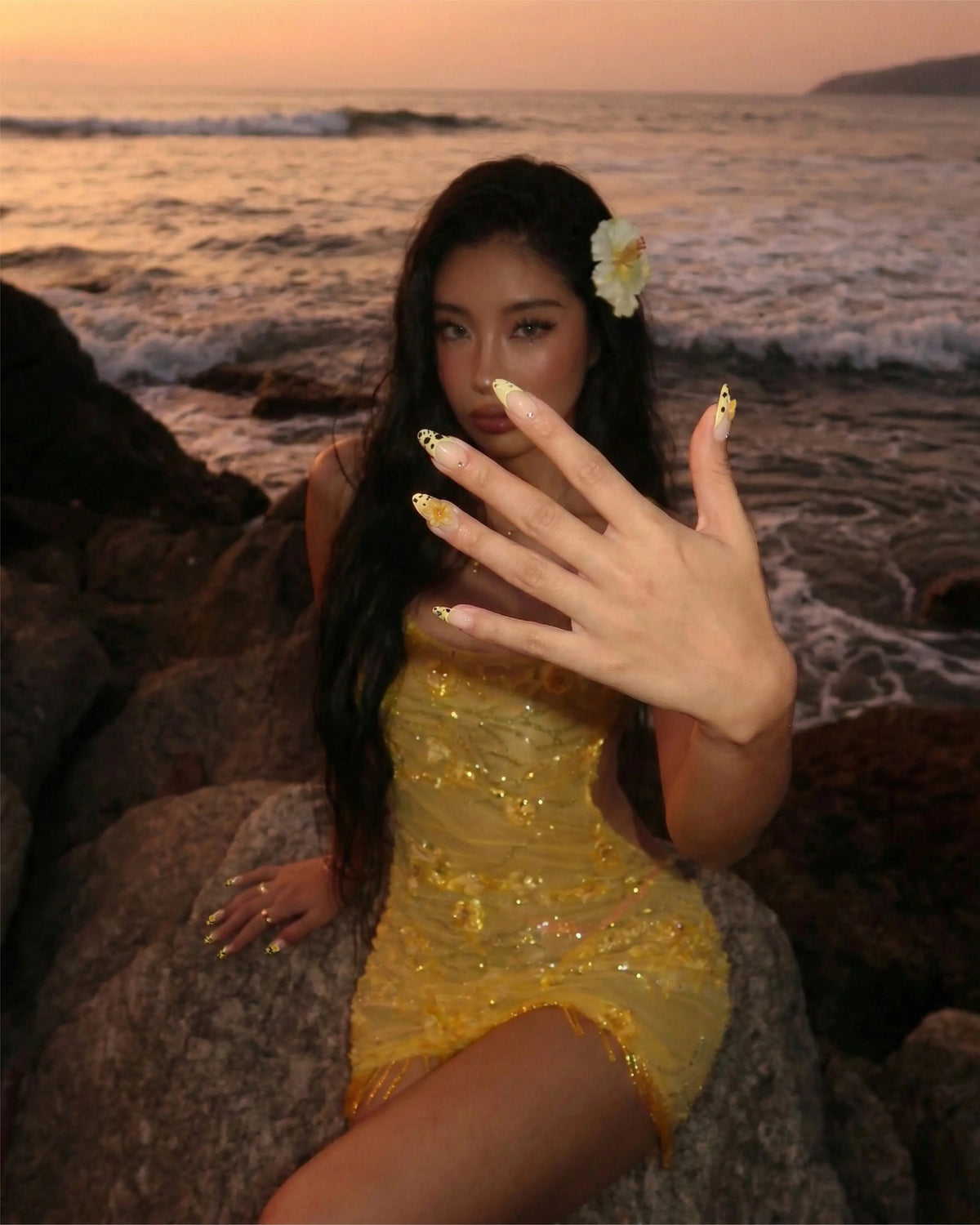 Savanna Bloom Glowi Nails