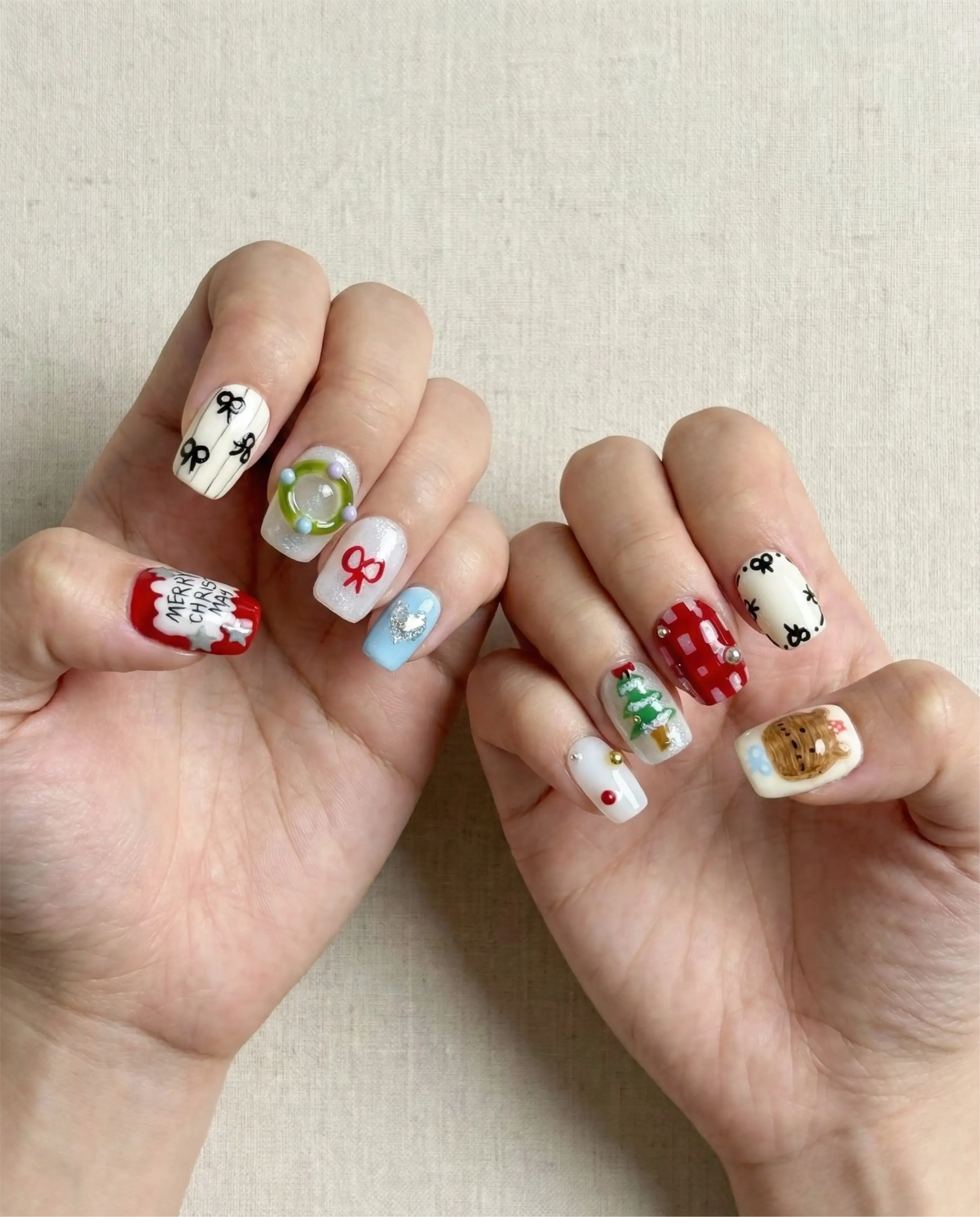 Giftwrap Doodles Glowi Nails