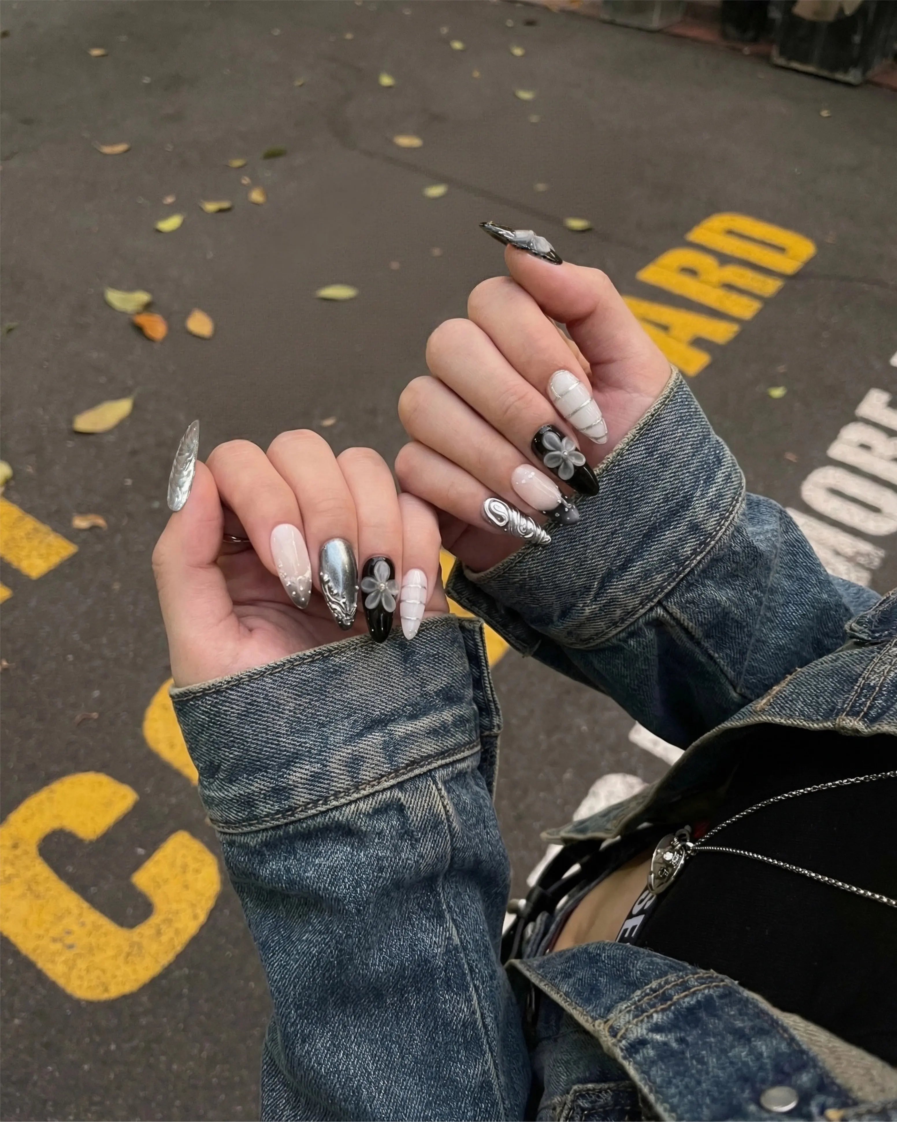Midnight Camellia Glowi Nails