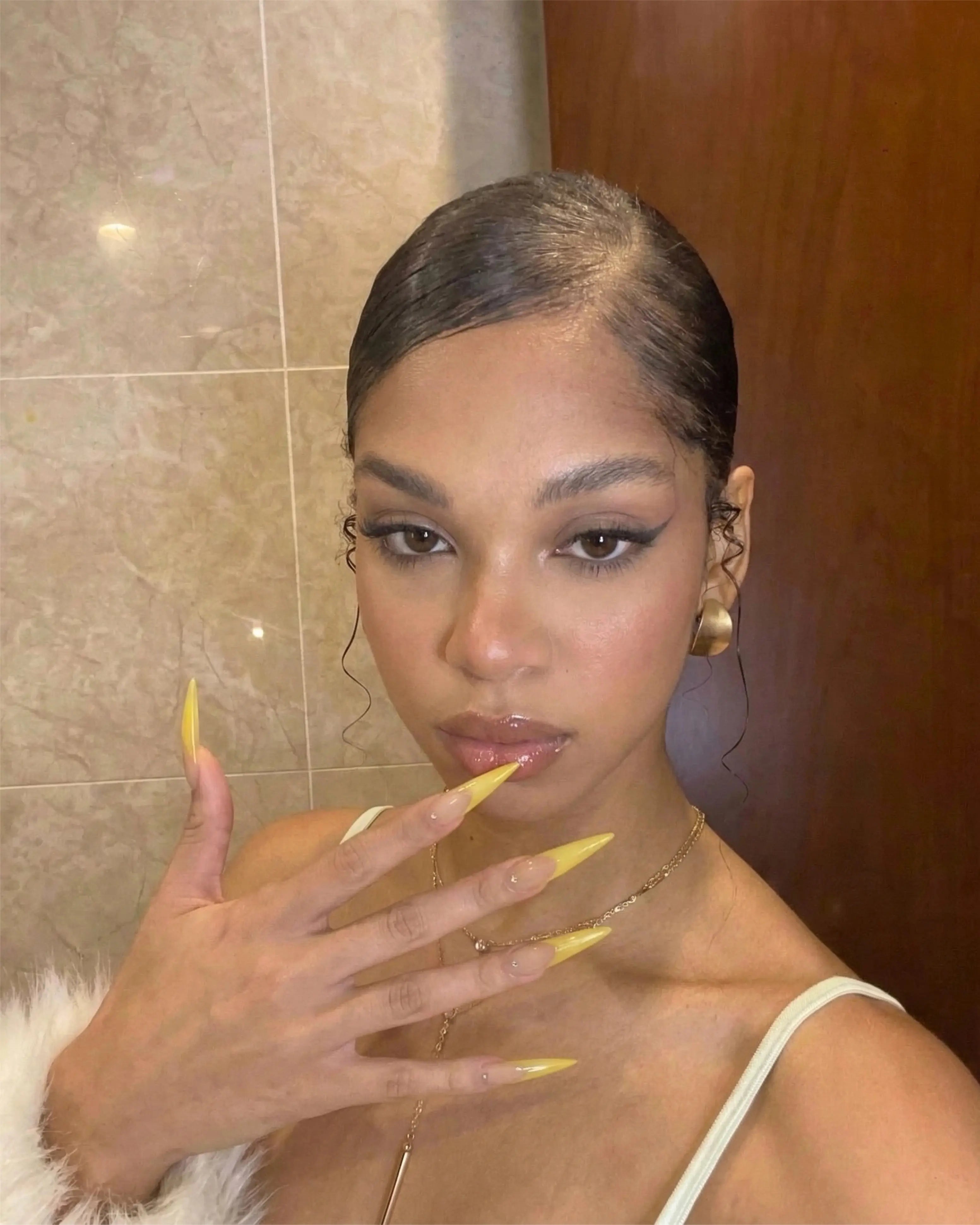 Buttermilk Lance Glowi Nails